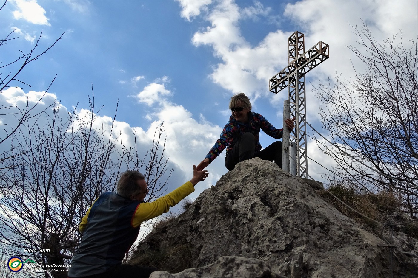 01 Alla croce di vetta della Filaressa (1134 m) - autoscatto.JPG